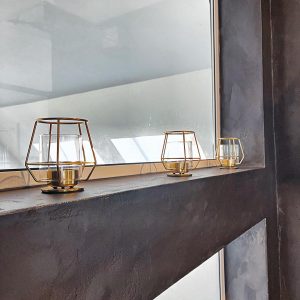 Fugenlose Dusche mit Fensterdurchbrüchen
